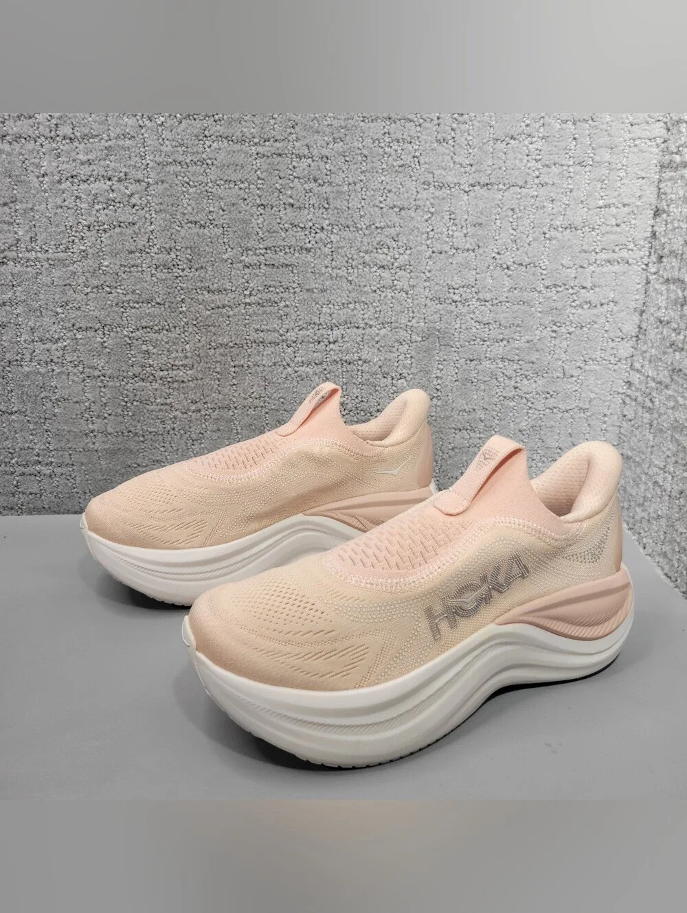 Hoka Skyward Laceless Women's Size US 7B Rose Latte/Rose Cream Recovery Shoes